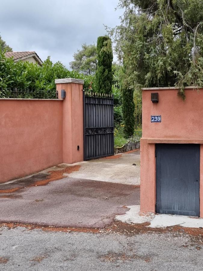 Bed and Breakfast Mas D'Azur Roquefort-les-Pins Esterno foto